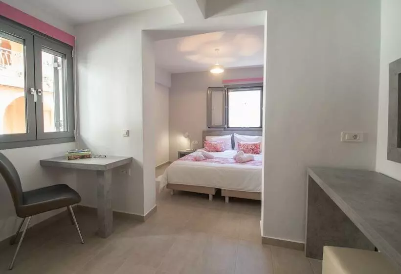 Ithaka Deluxe Home