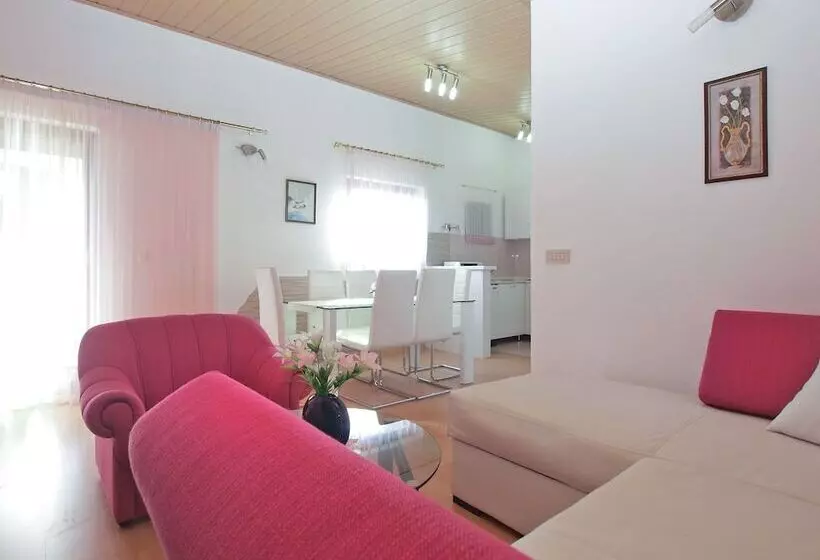 Apartment 959