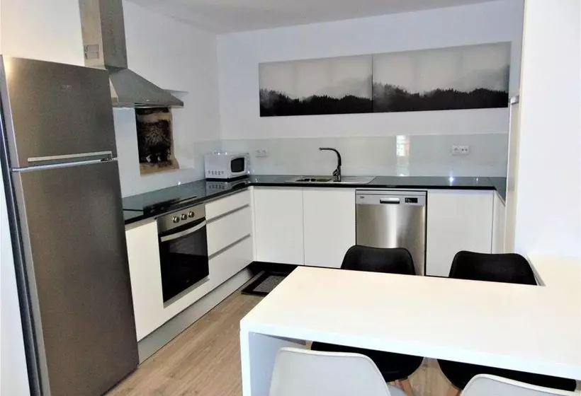 3 Bedrooms House With Garden At Salzedas