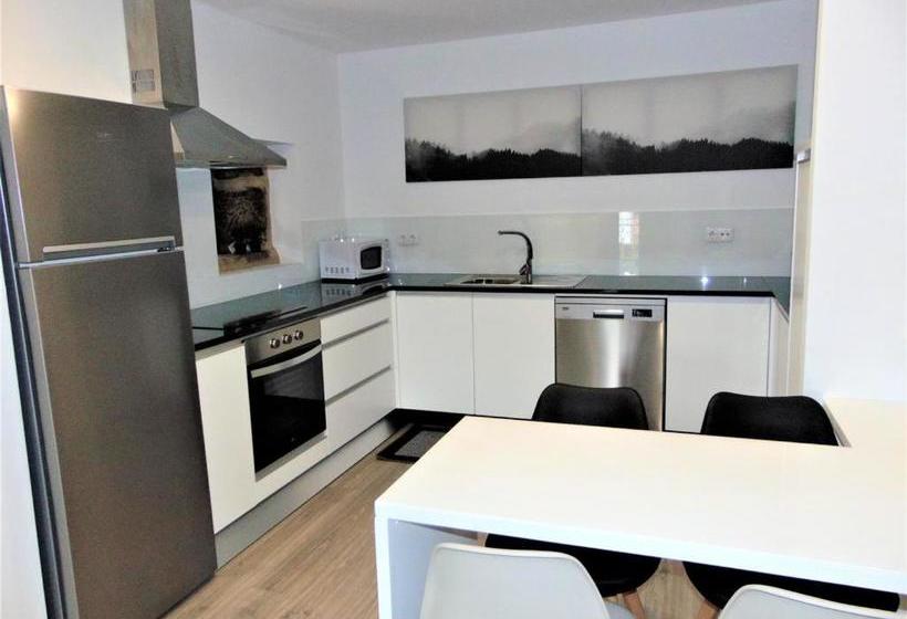 3 Bedrooms House With Garden At Salzedas