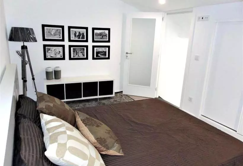 3 Bedrooms House With Garden At Salzedas