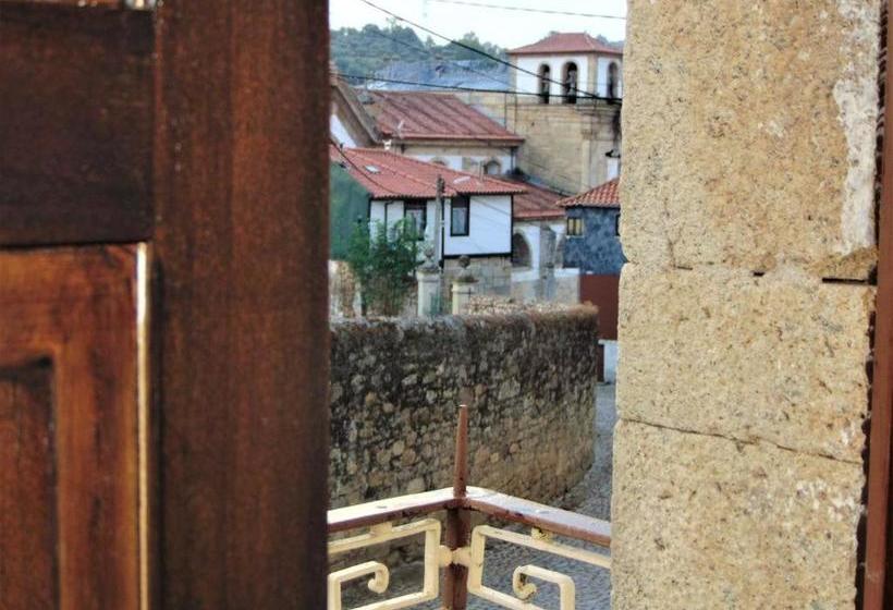 3 Bedrooms House With Garden At Salzedas