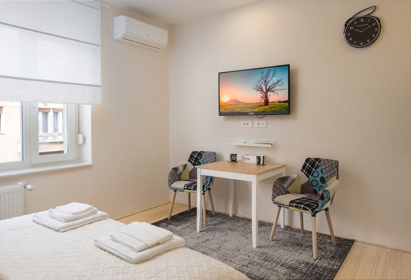 Miró Studio Apartments Zagreb