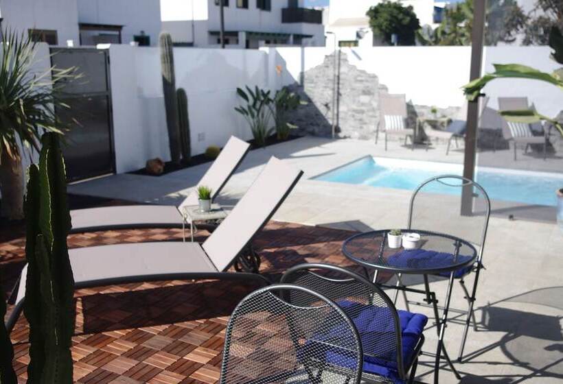 بنسيون Magma Rooms Playa Honda