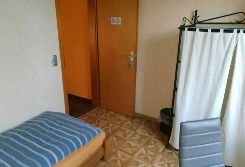 ペンション Monteurzimmer Hoffmann