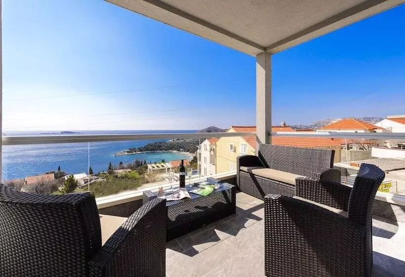 Viktorija Apartment