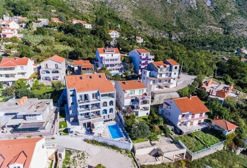 Viktorija Apartment