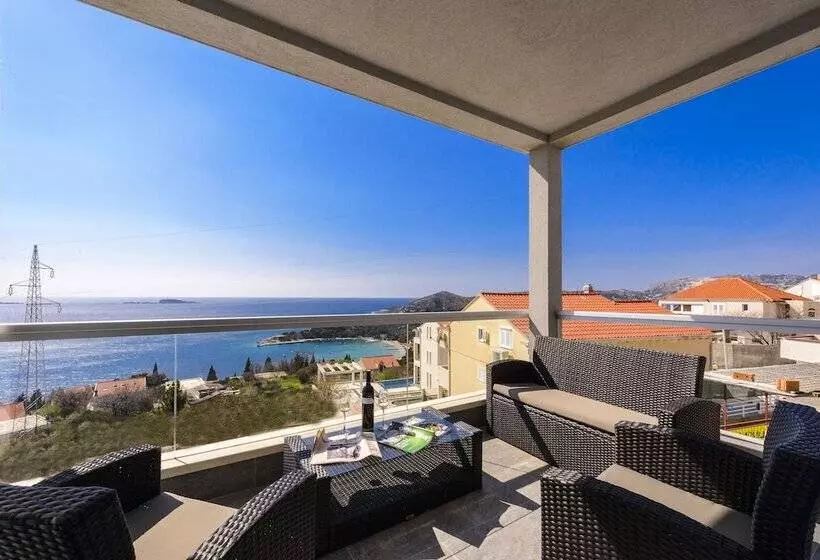 Viktorija Apartment