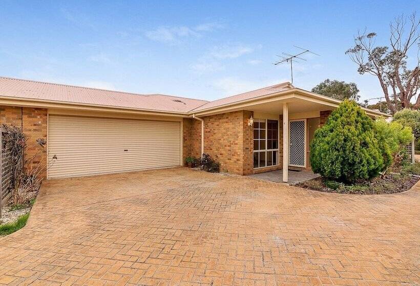 Cosy Unit At 2 3 Wyndham In Cowes