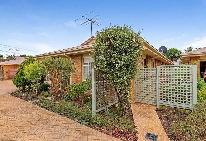 Cosy Unit At 2 3 Wyndham In Cowes