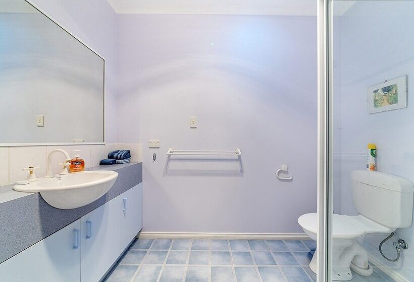 Cosy Unit At 2 3 Wyndham In Cowes