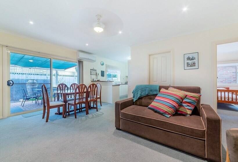 Cosy Unit At 2 3 Wyndham In Cowes