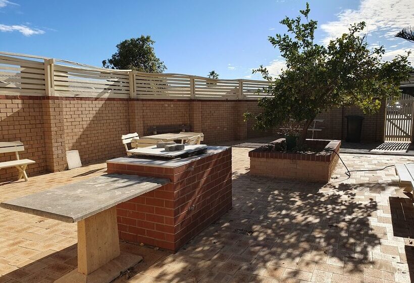 Ocean Beach Chalet 18