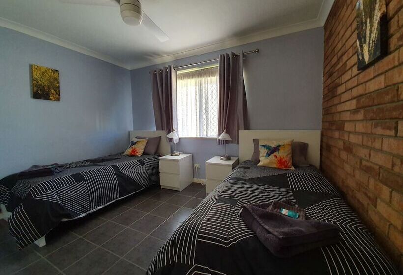 Ocean Beach Chalet 18