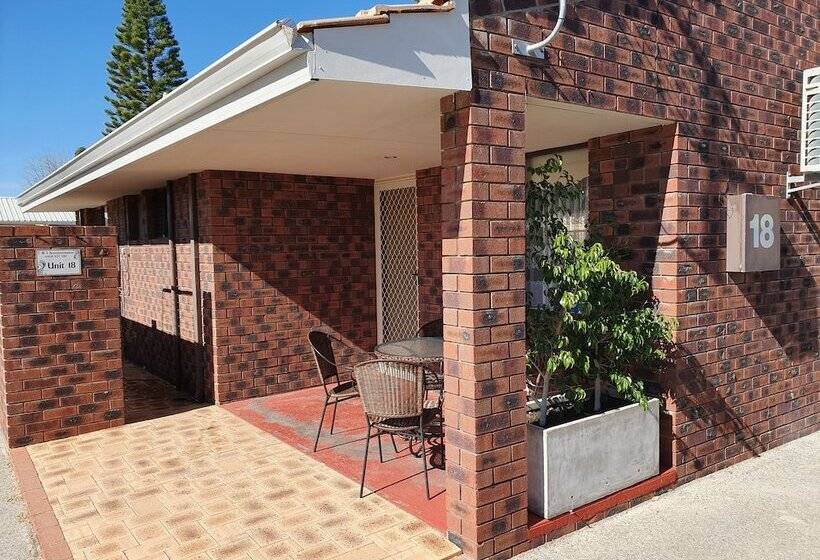 Ocean Beach Chalet 18