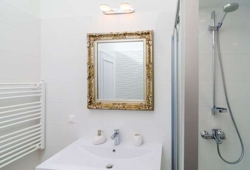 פנסיון Cinema View House