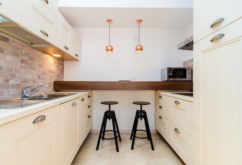 פנסיון Cinema View House