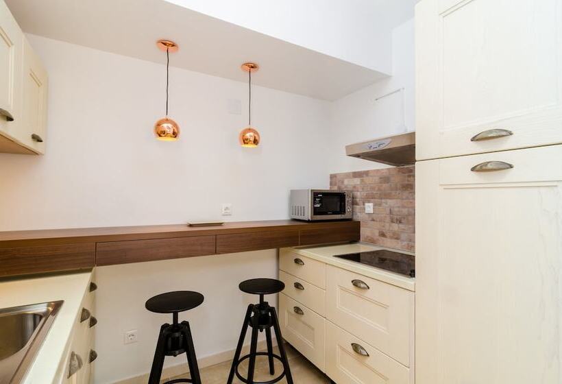 פנסיון Cinema View House