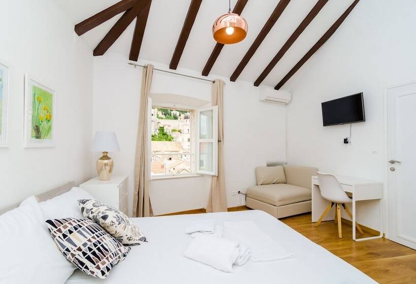 פנסיון Cinema View House