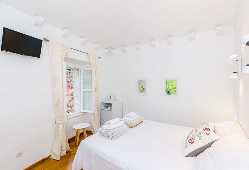 פנסיון Cinema View House