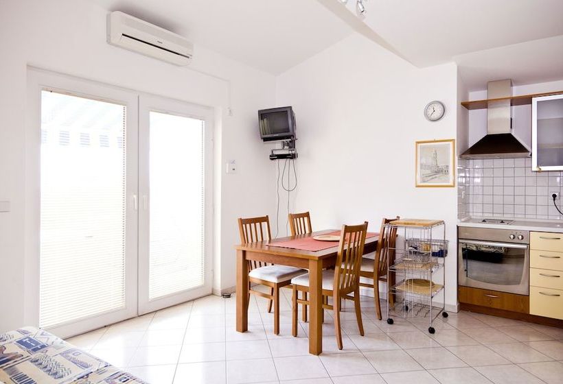 Apartments Sladojevic