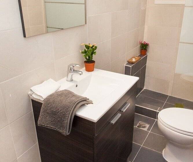 Glyfada Square Modern And Cozy Apartment