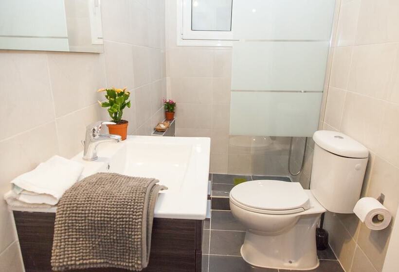 Glyfada Square Modern And Cozy Apartment