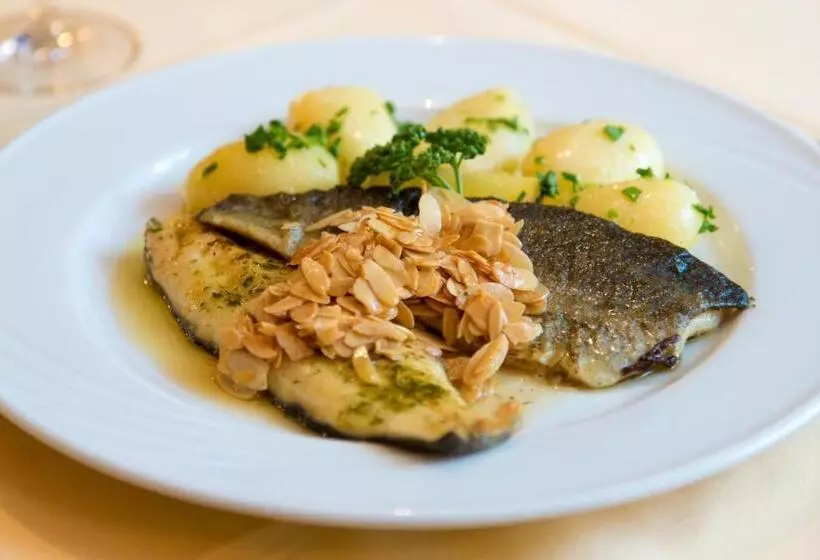 ホテル Zum Kirchenwirt Mariazell