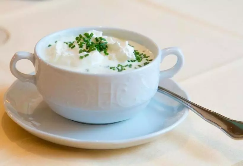 ホテル Zum Kirchenwirt Mariazell