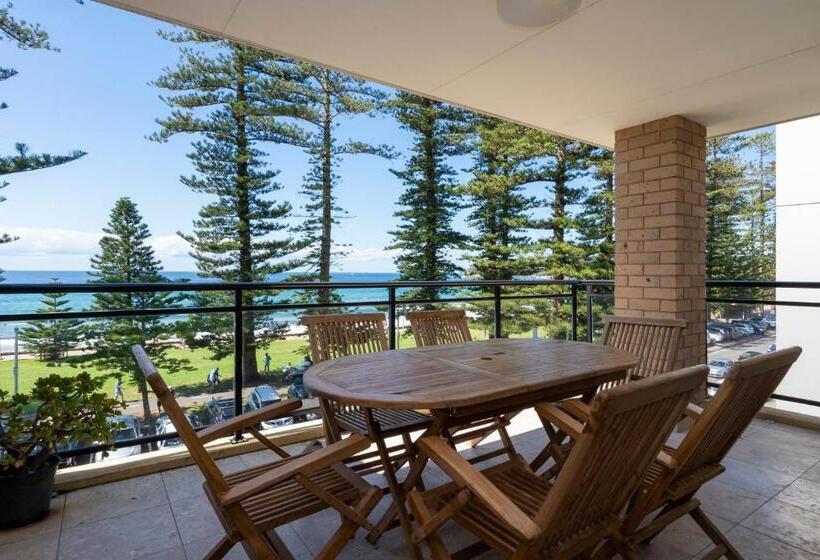 Manly Beachfront Apartment