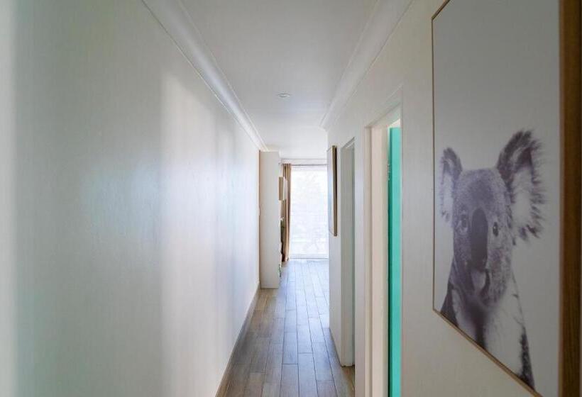 Manly Beachfront Apartment