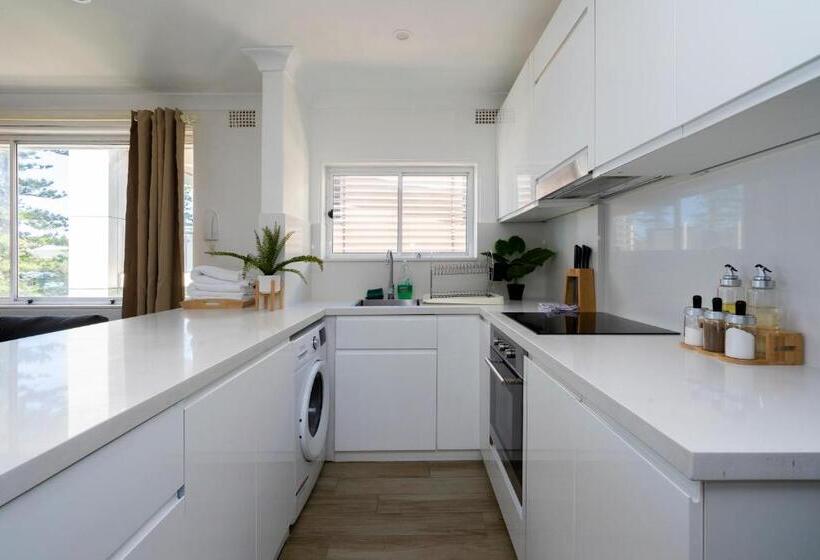 Manly Beachfront Apartment