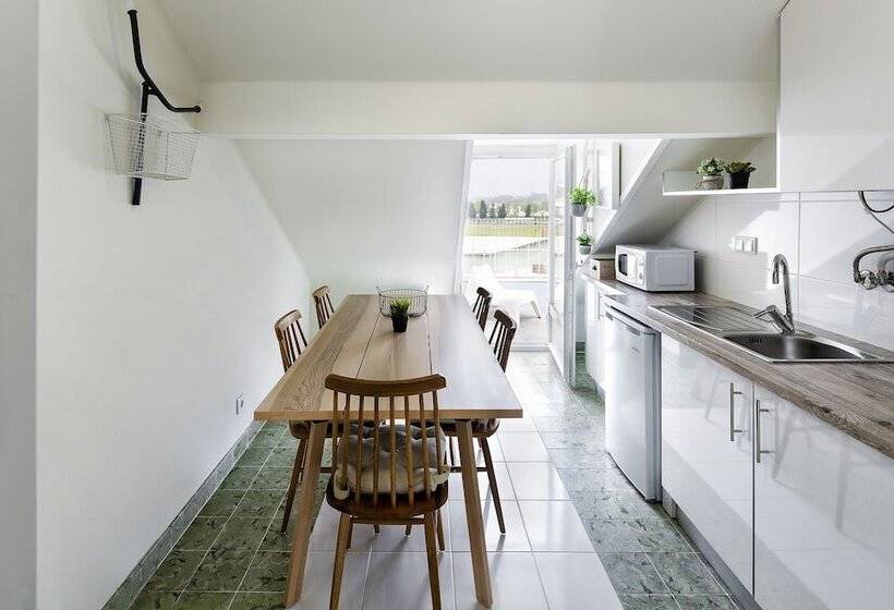 پانسیون Jr Studios & Suites I Rius I