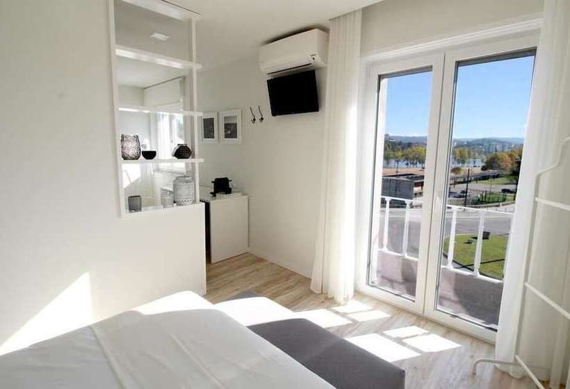 پانسیون Jr Studios & Suites I Rius I