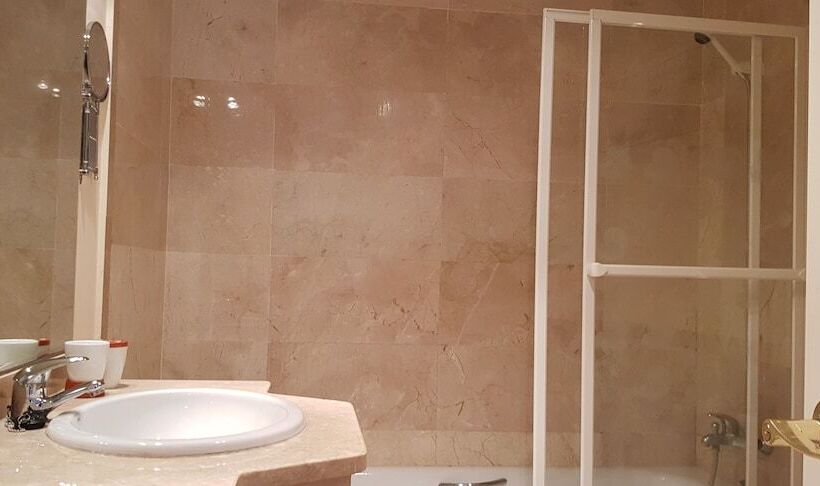 Exquisite Calahonda Beach Studio