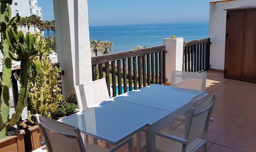 Exquisite Calahonda Beach Studio