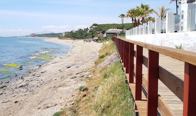 Exquisite Calahonda Beach Studio