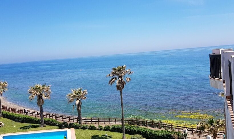 Exquisite Calahonda Beach Studio