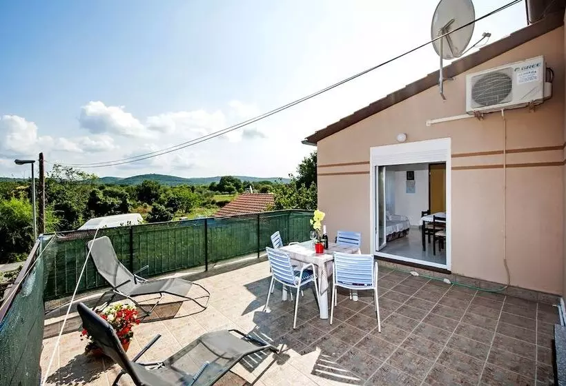 Holiday Home And Apartment Dubravka
