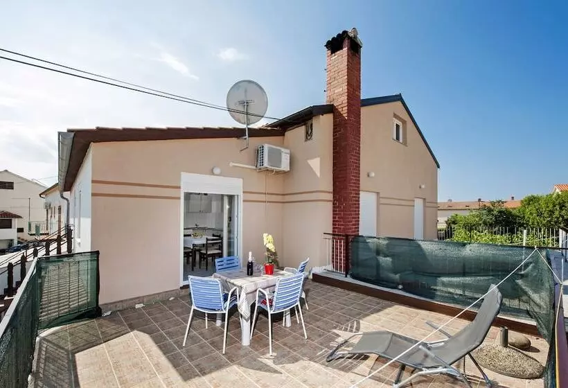 Holiday Home And Apartment Dubravka