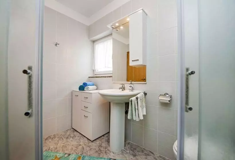 Holiday Home And Apartment Dubravka