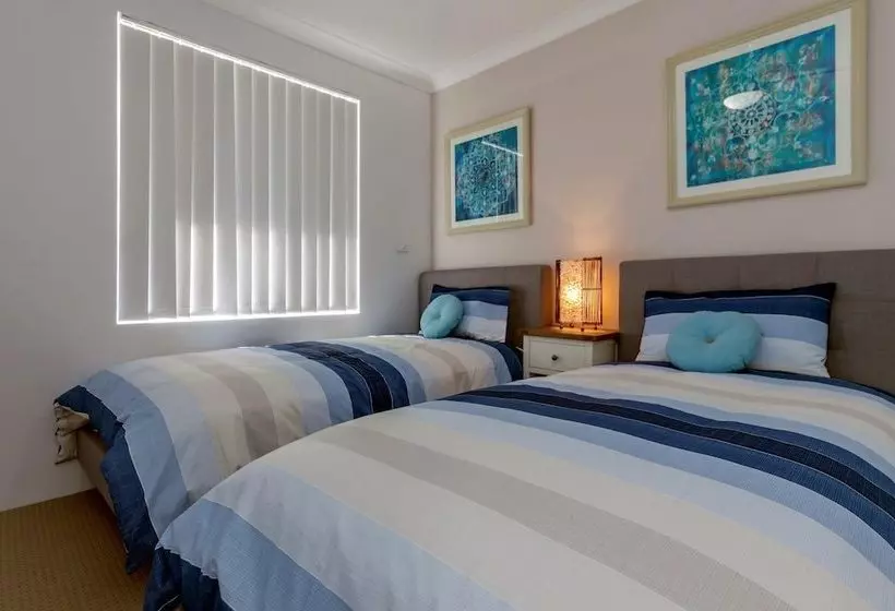 Kiah Unit 9  Nelson Bay