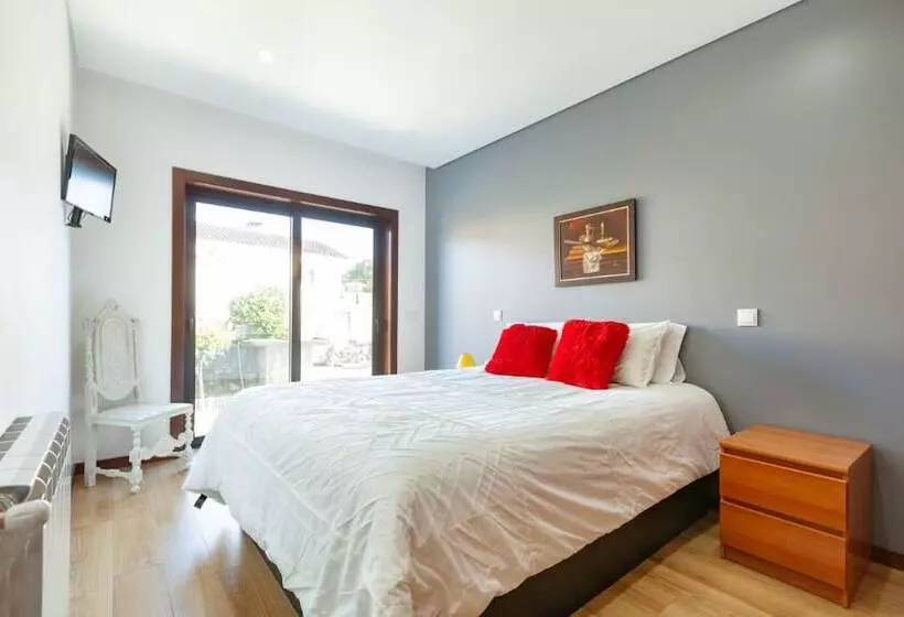 Private Modern Home, Fully Equipped, Near Historic Braga Centre