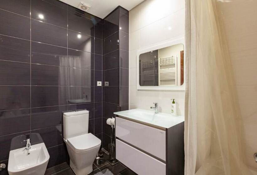 Private Modern Home, Fully Equipped, Near Historic Braga Centre