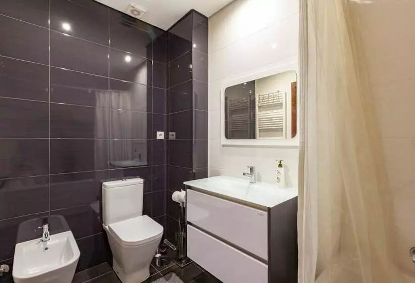 Private Modern Home, Fully Equipped, Near Historic Braga Centre