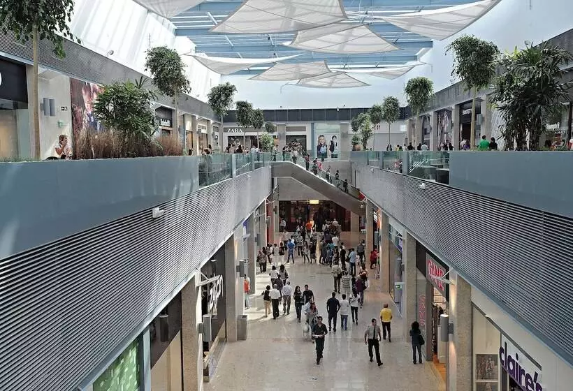 Private Modern Home, Fully Equipped, Near Historic Braga Centre