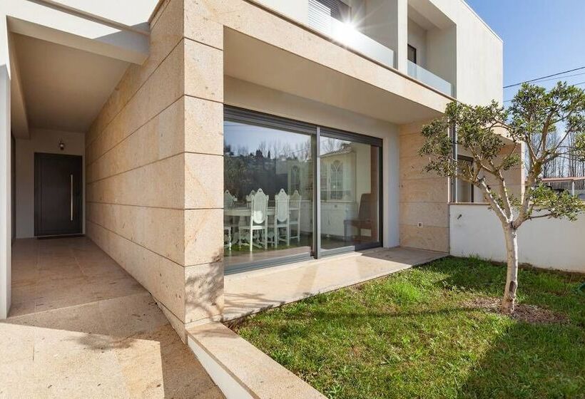 Private Modern Home, Fully Equipped, Near Historic Braga Centre