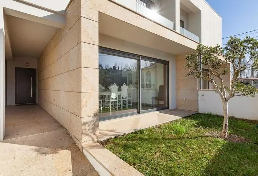 Private Modern Home, Fully Equipped, Near Historic Braga Centre