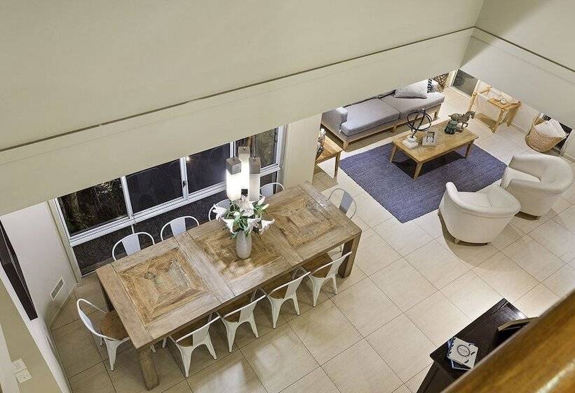 Resort Style Home Near Airport & Cbd