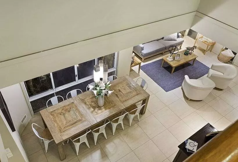 Resort Style Home Near Airport & Cbd